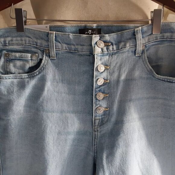7 For All Mankind High Waist Cropped Straight Jeans in Blue Breeze, … - Picture 6 of 13